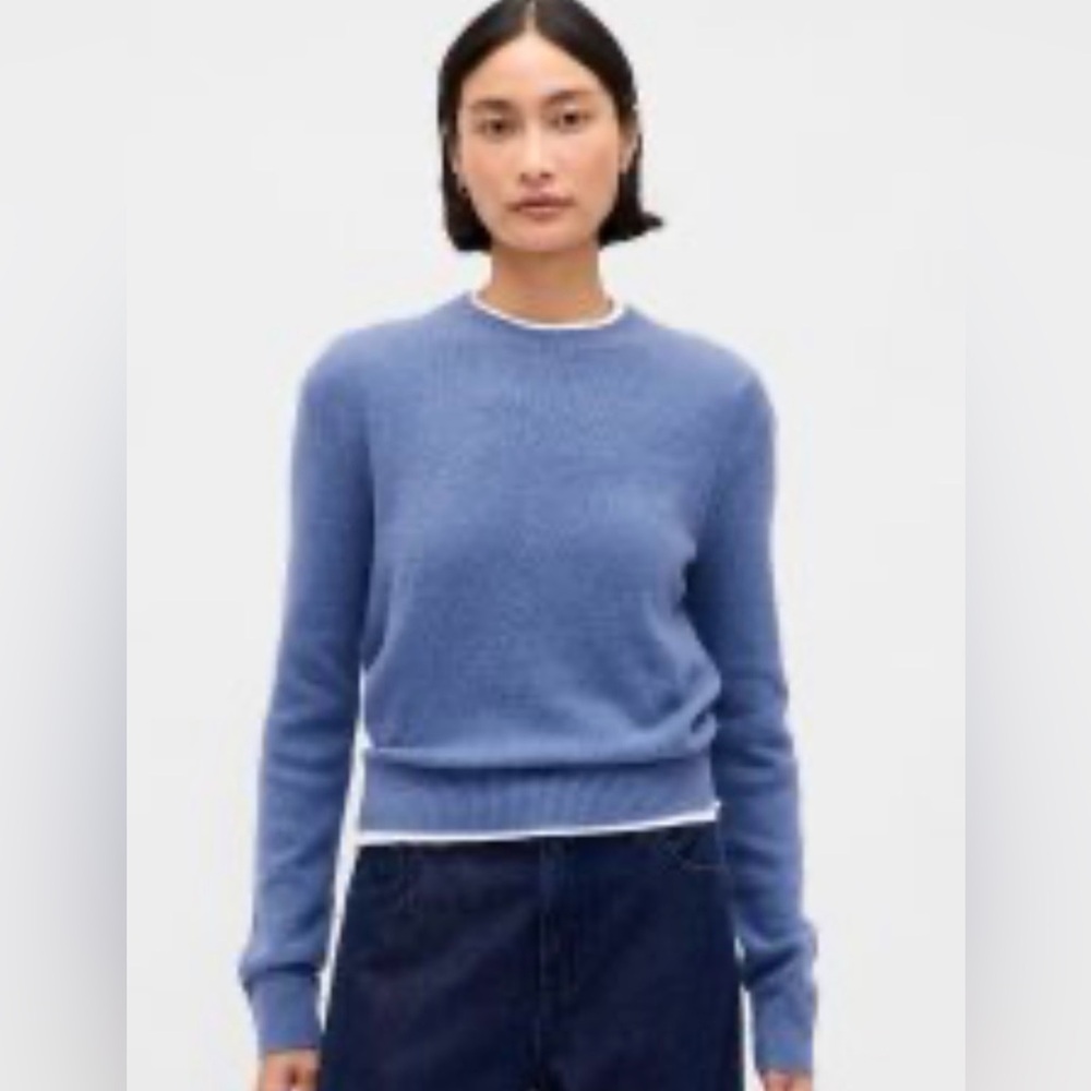 Gap Women’s CashSoft Crewneck Sweater